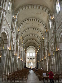 Basilique Sainte-Marie-Madeleine de Vézelay (vue générale)
